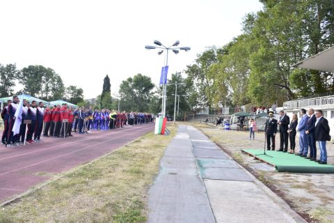 Над 300 пожарникари от цялата страна мерят сили в Републиканско първенство по пожаропиложен спорт